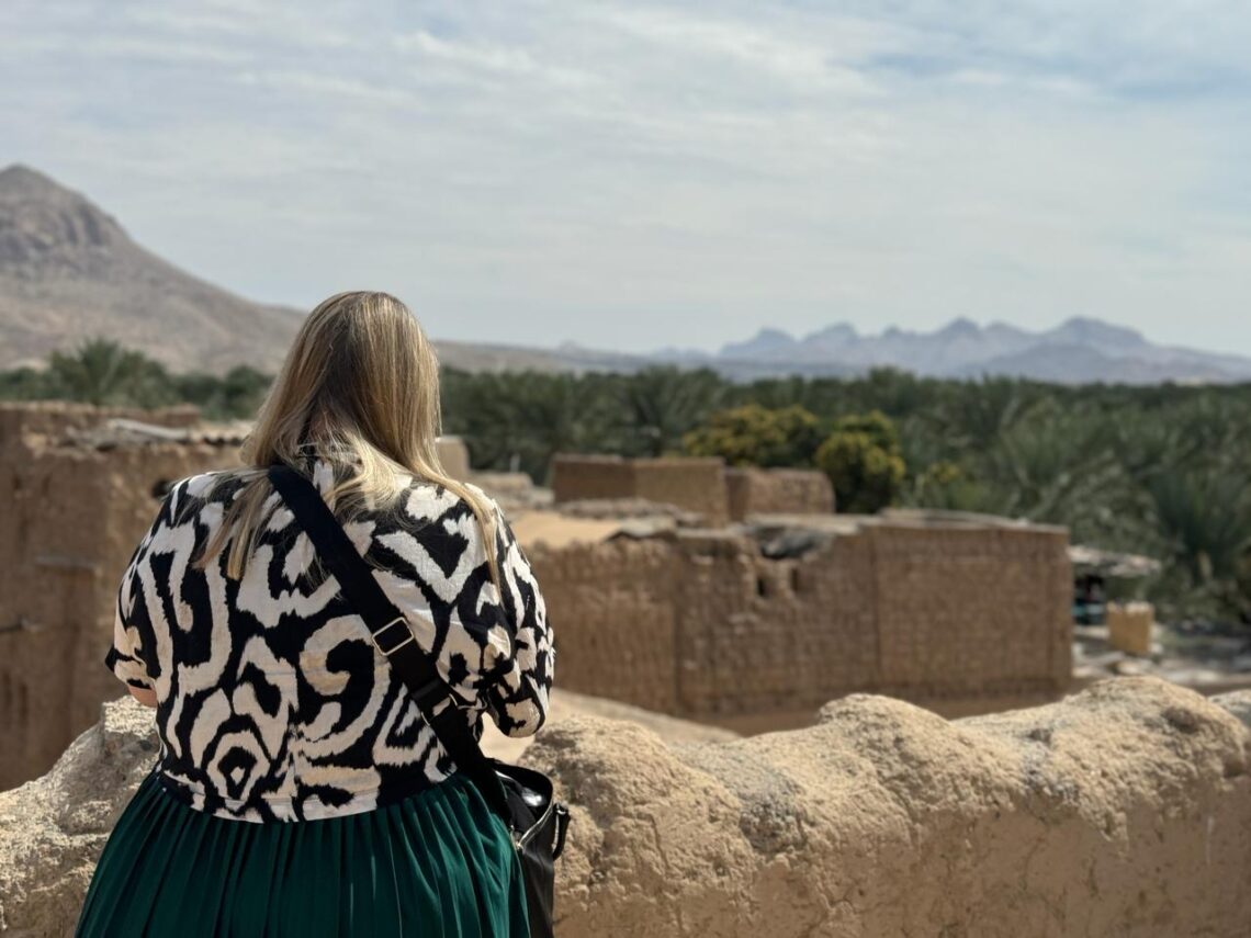 Traveling Solo as a Woman in Oman, overlooking Palmtrees